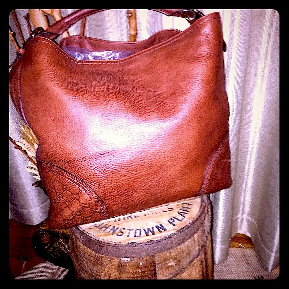 Authentic Gucci all leather Shoulder Bag